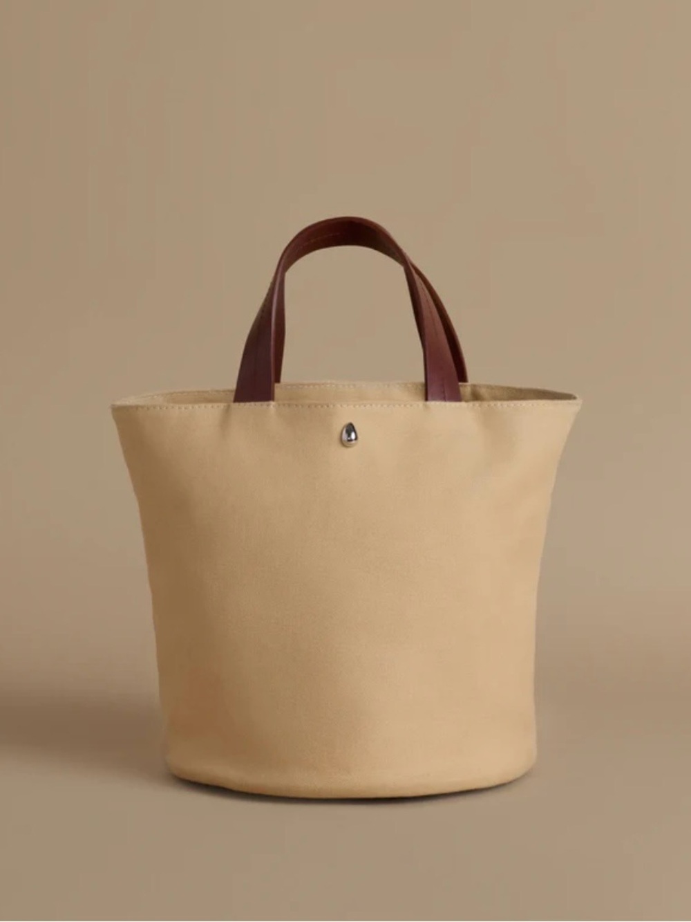 Jenni Kayne Gem bucket bag new nvr worn will not leave up on my posh long! Offer - Picture 2 of 4